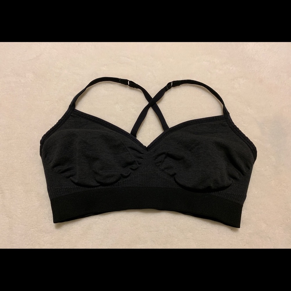 Lululemon sports bra black